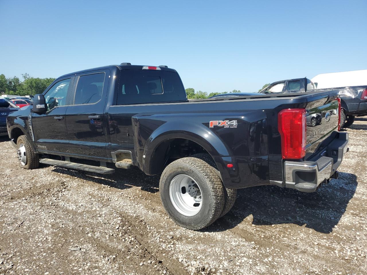 2024 Ford F350 Super Duty - Image 2