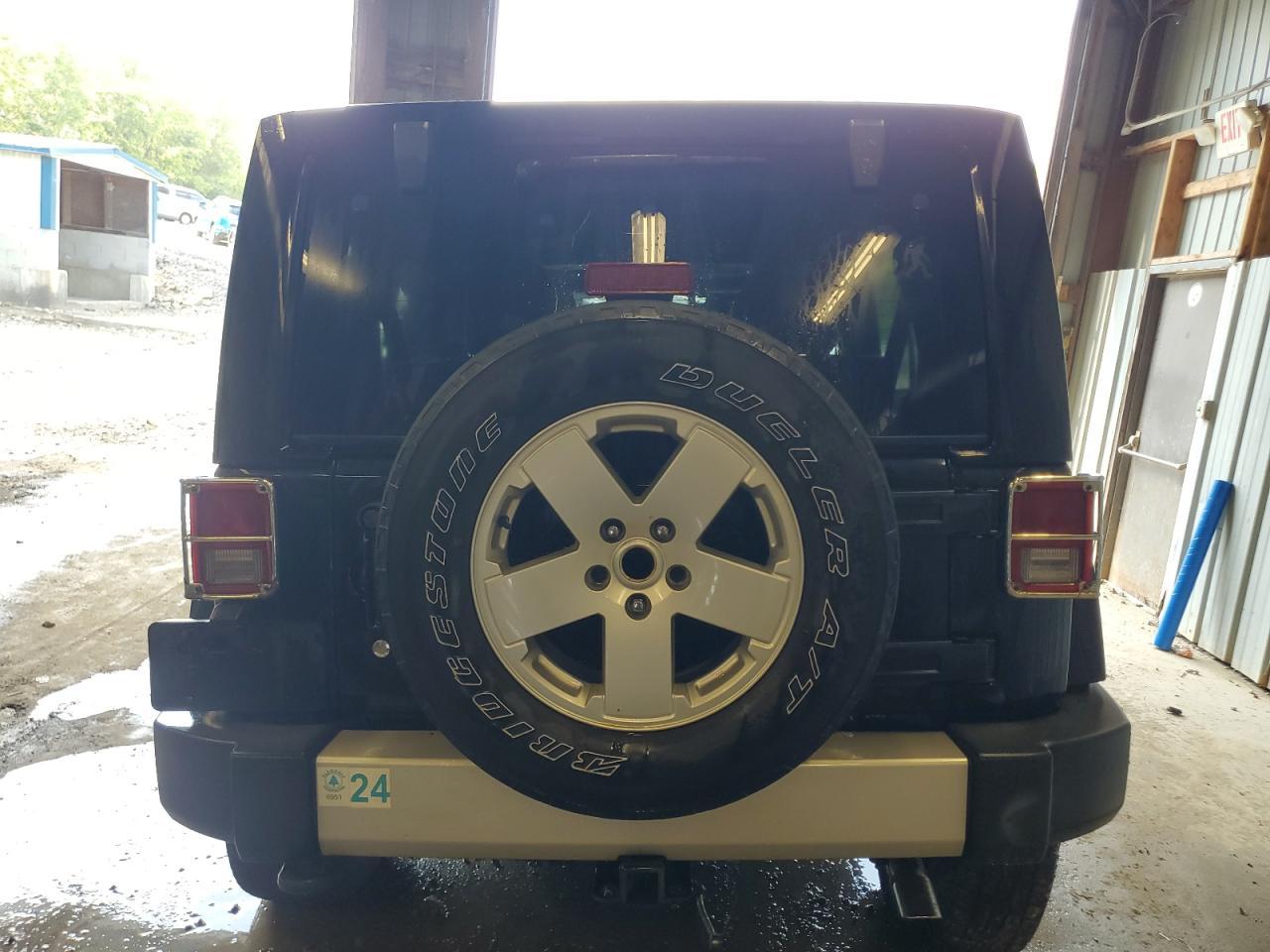 2012 Jeep Wrangler Unlimited Sahara - Фото 6