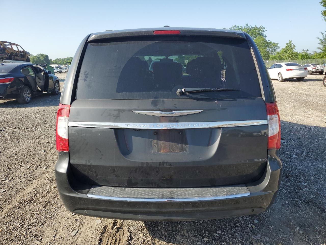 2012 Chrysler Town & Country Touring L - Image 6