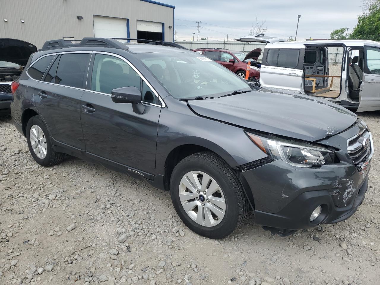 2018 Subaru Outback 2.5I Premium - Image 4