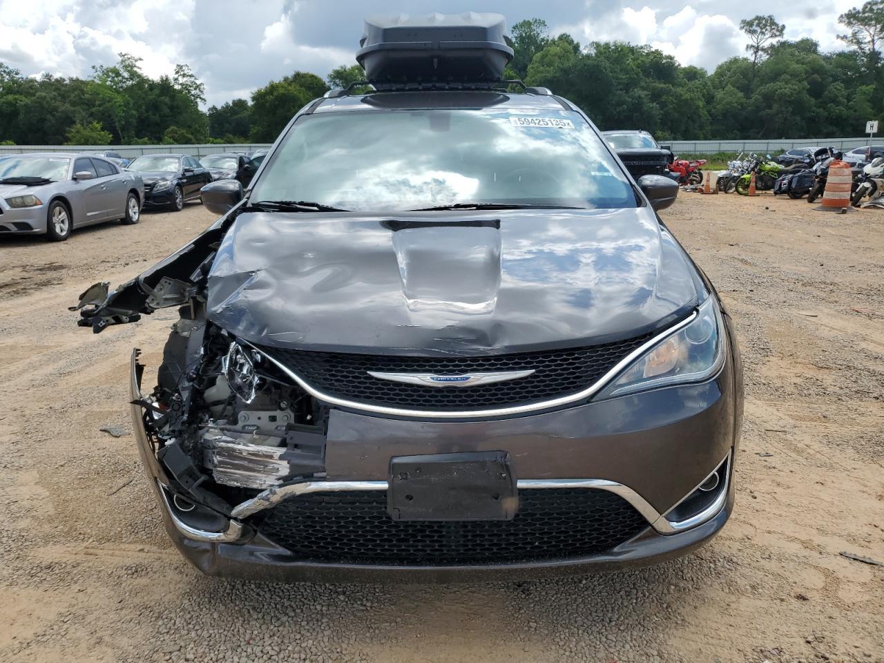 2018 Chrysler Pacifica Touring L - Фото 5
