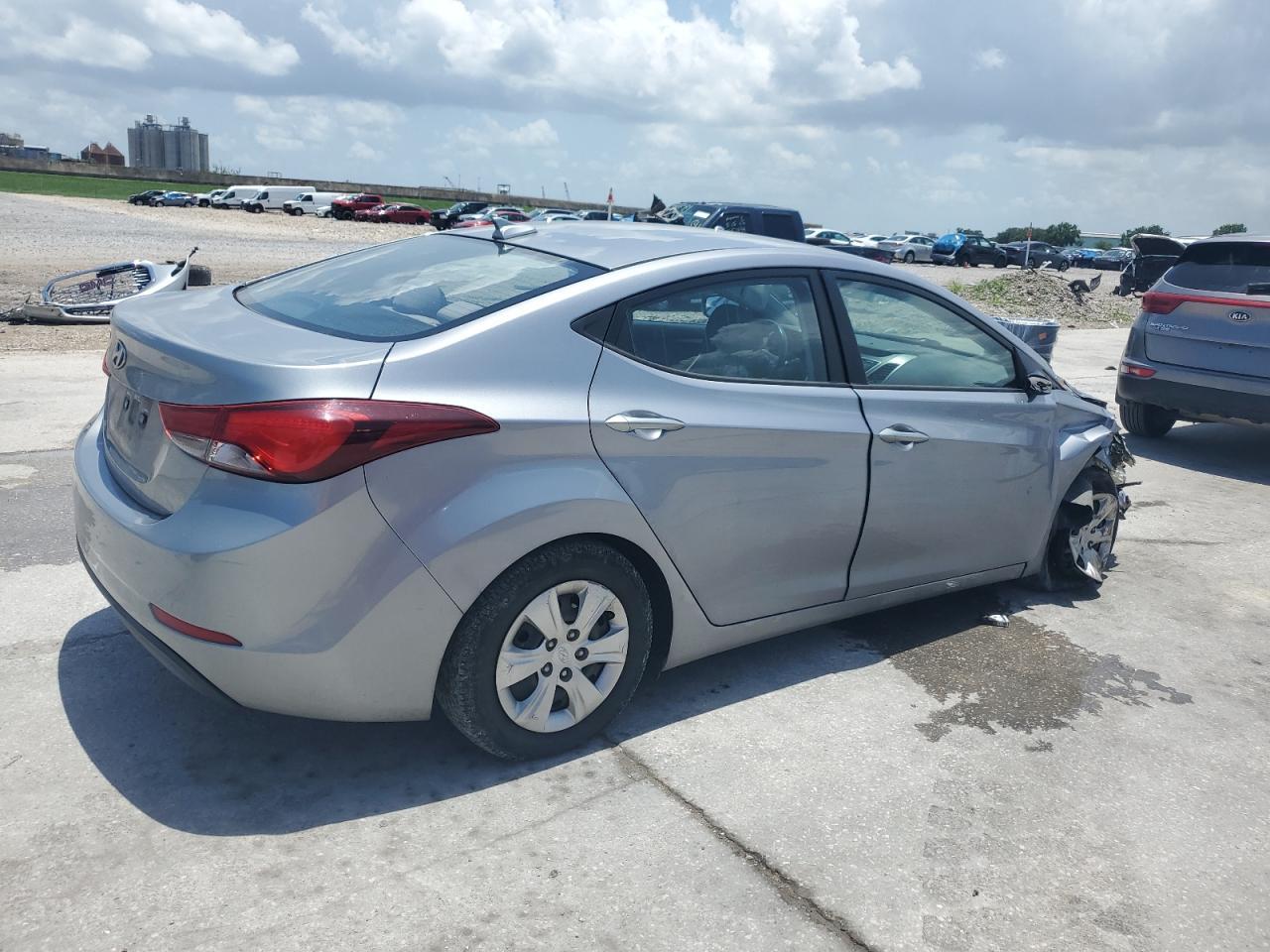 2016 Hyundai Elantra Se - Image 3