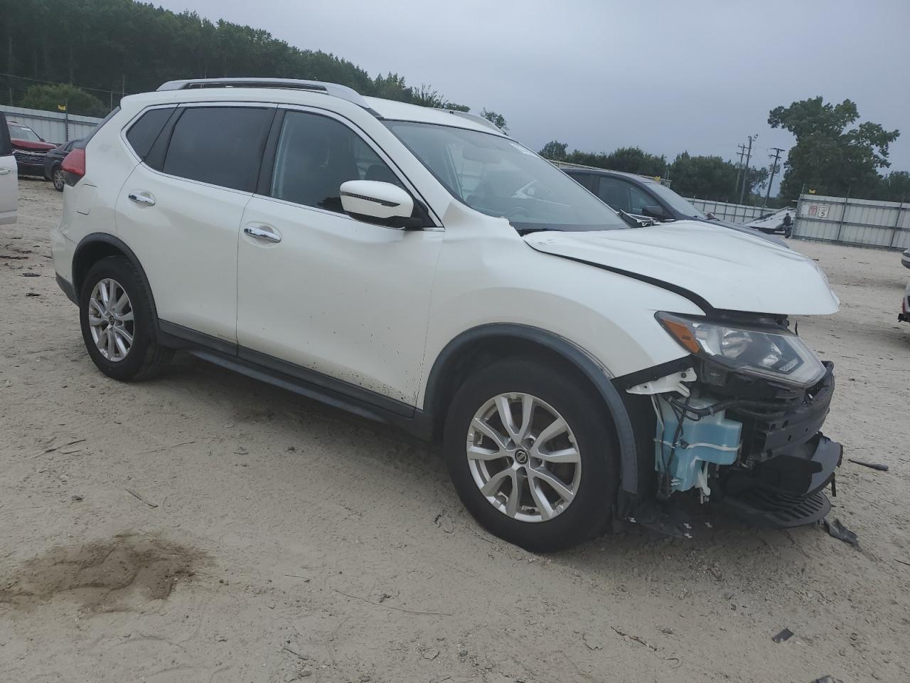 2017 Nissan Rogue S - Image 4