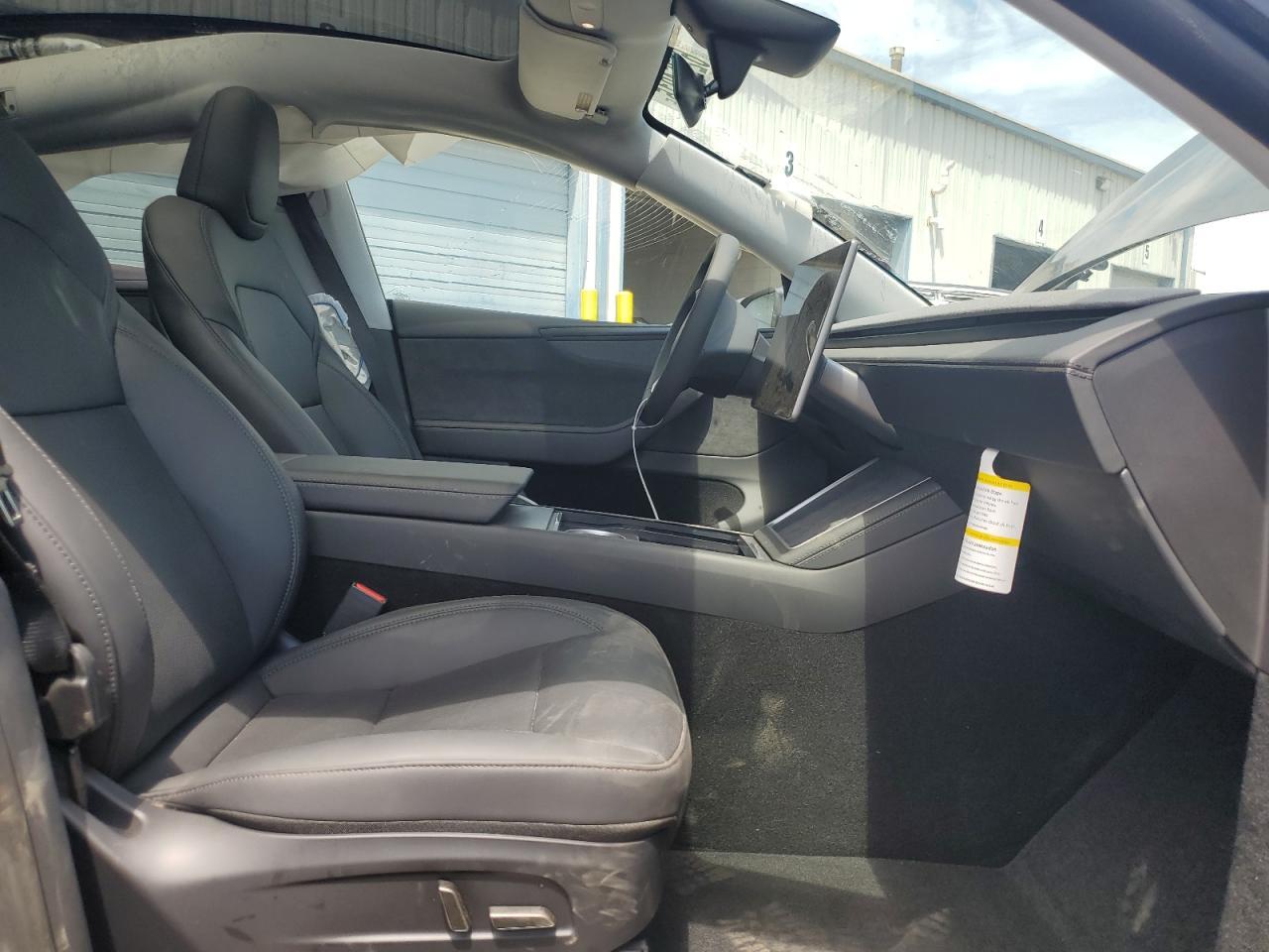 2026 Tesla Model Y - Image 7