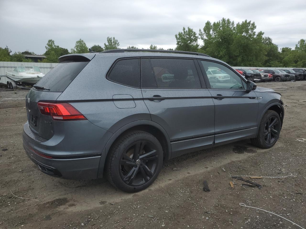 2024 Volkswagen Tiguan Se R-Line Black - Image 3