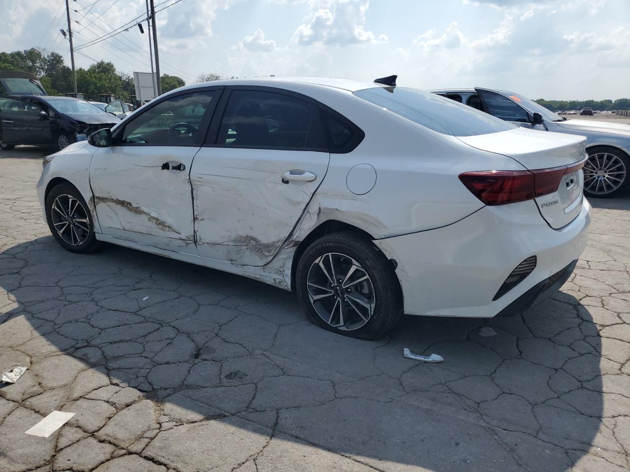 2023 Kia Forte Lx - Image 2
