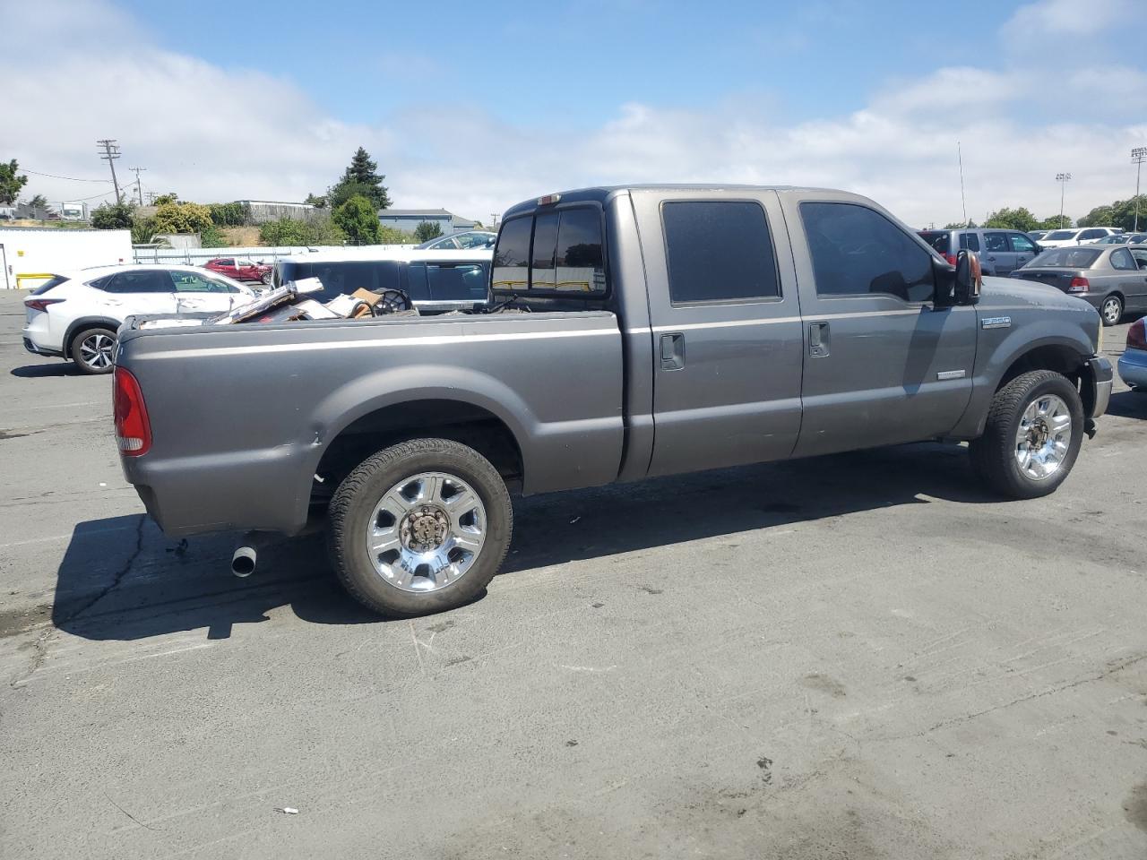 2005 Ford F250 Super Duty - Image 3