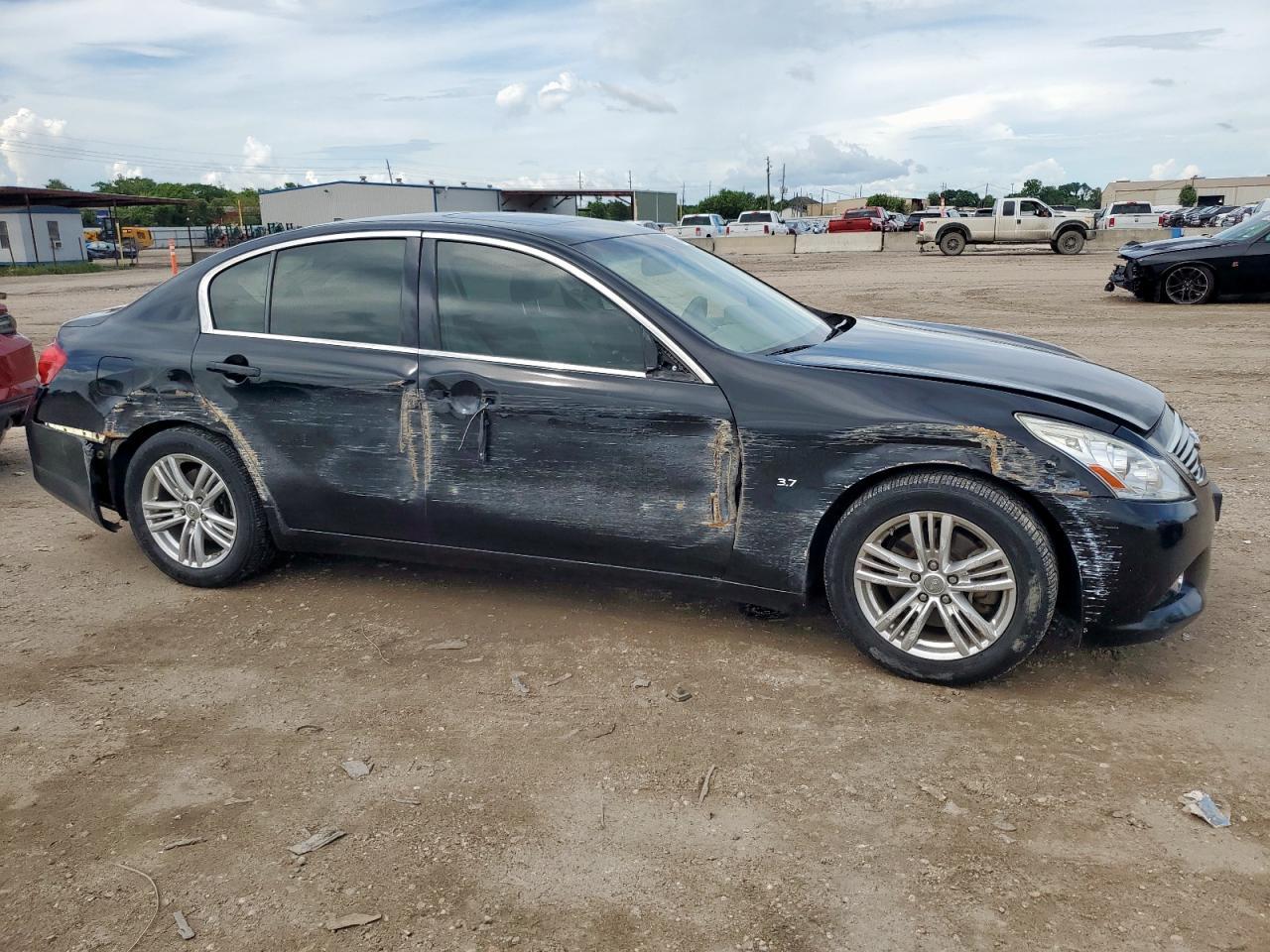 2015 Infiniti Q40 - Image 4