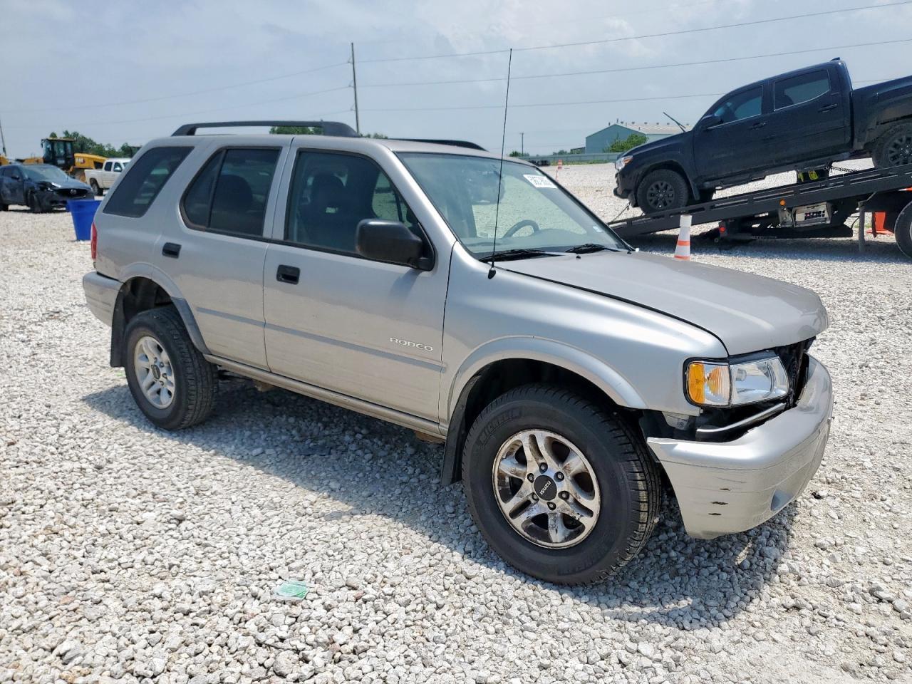 2004 Isuzu Rodeo S - Image 4