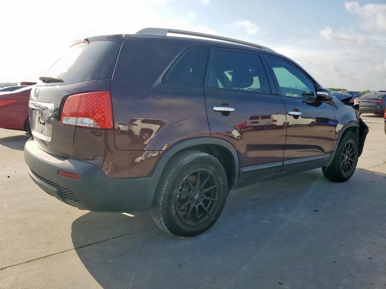 2012 Kia Sorento Lx - Image 3