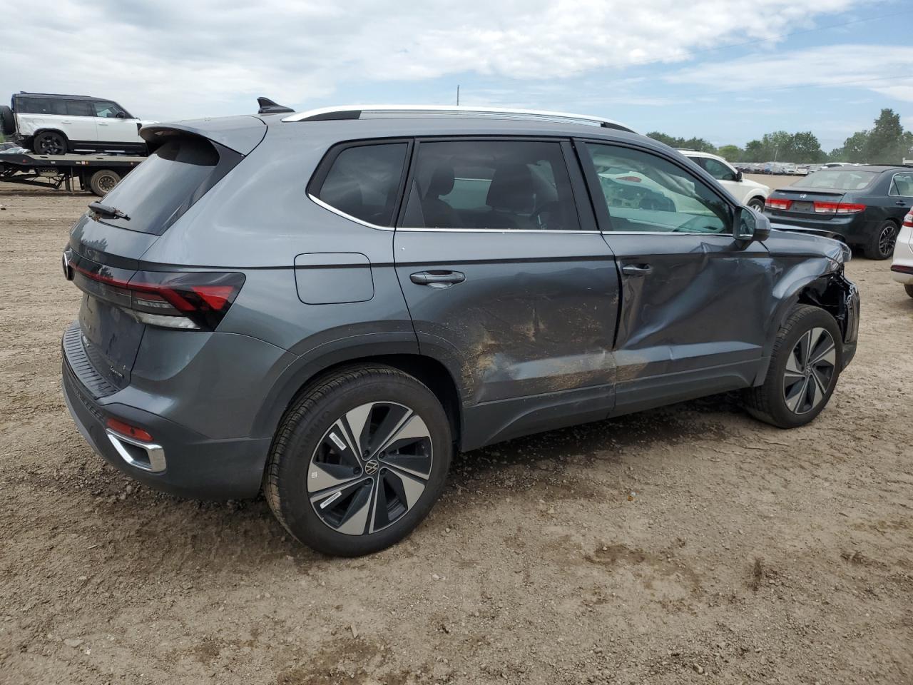 2025 Volkswagen Taos Se - Фото 3