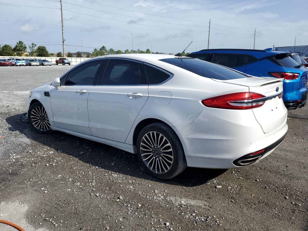 2018 Ford Fusion Titanium/Platinum - Image 2