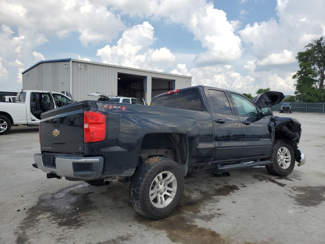 2018 Chevrolet Silverado K1500 Lt - Image 3