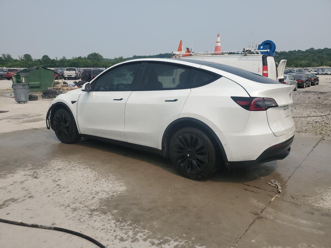 2020 Tesla Model Y - Фото 2