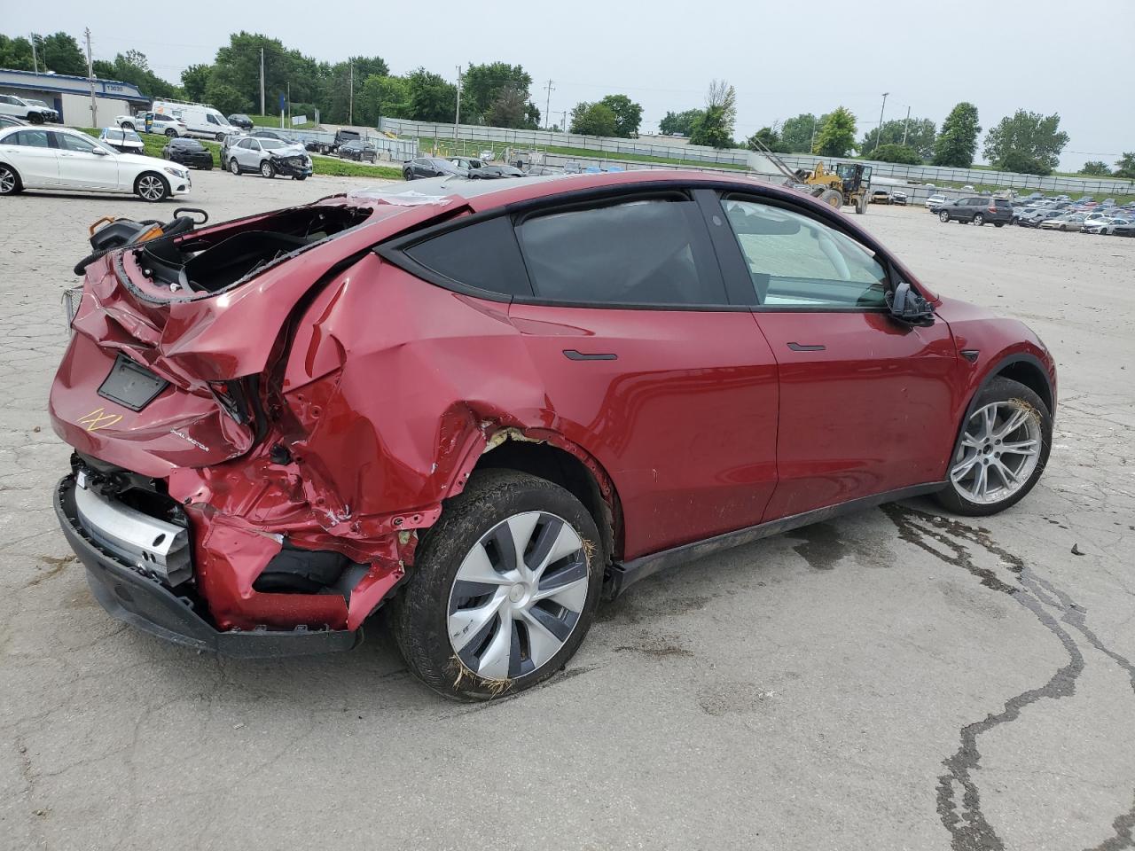 2024 Tesla Model Y - Фото 3