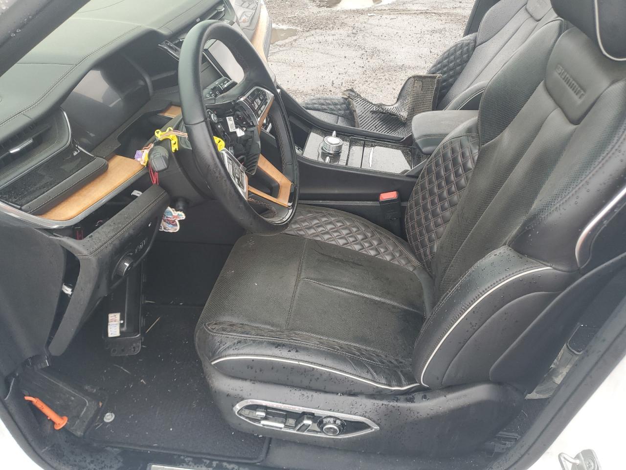 2022 Jeep Grand Cherokee Summit 4Xe - Image 7