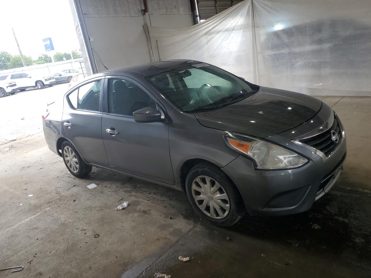 2017 Nissan Versa S - Фото 4