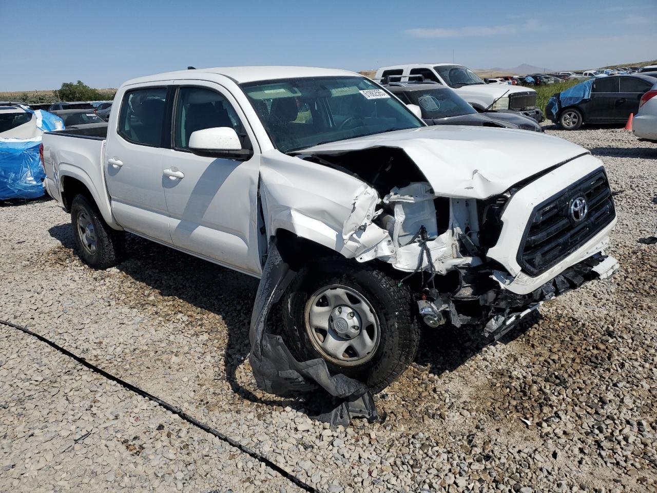 2017 Toyota Tacoma Double Cab - Image 4