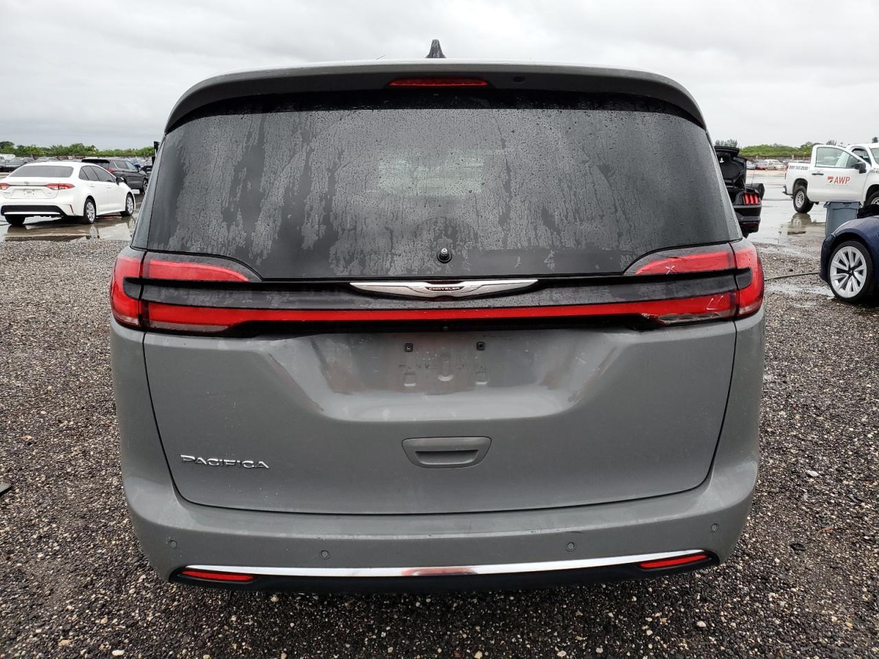 2023 Chrysler Pacifica Touring L - Image 6