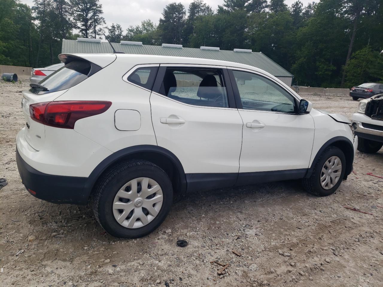 2018 Nissan Rogue Sport S - Image 3