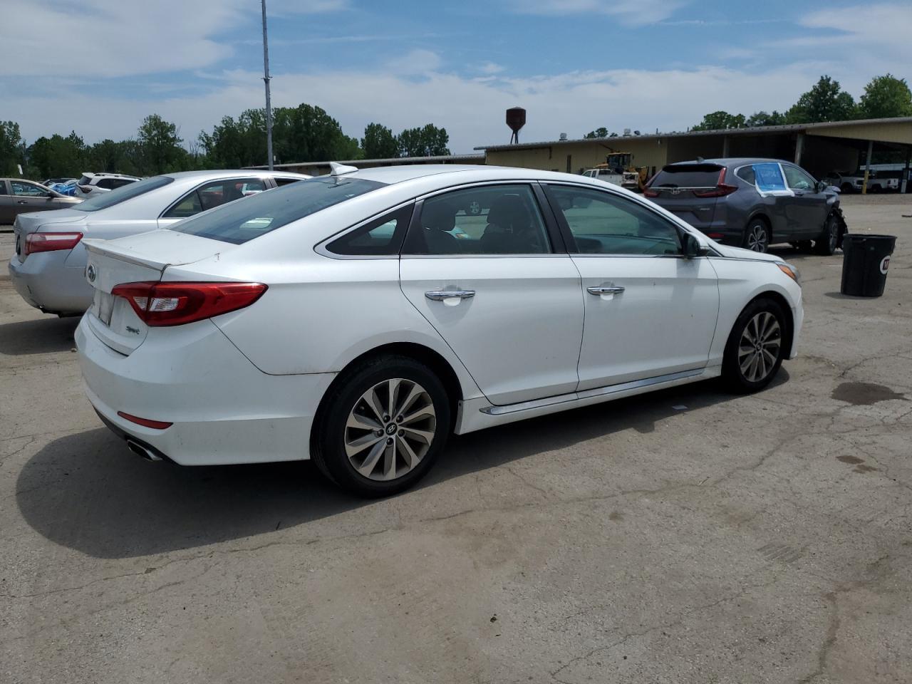 2016 Hyundai Sonata Sport - Image 3