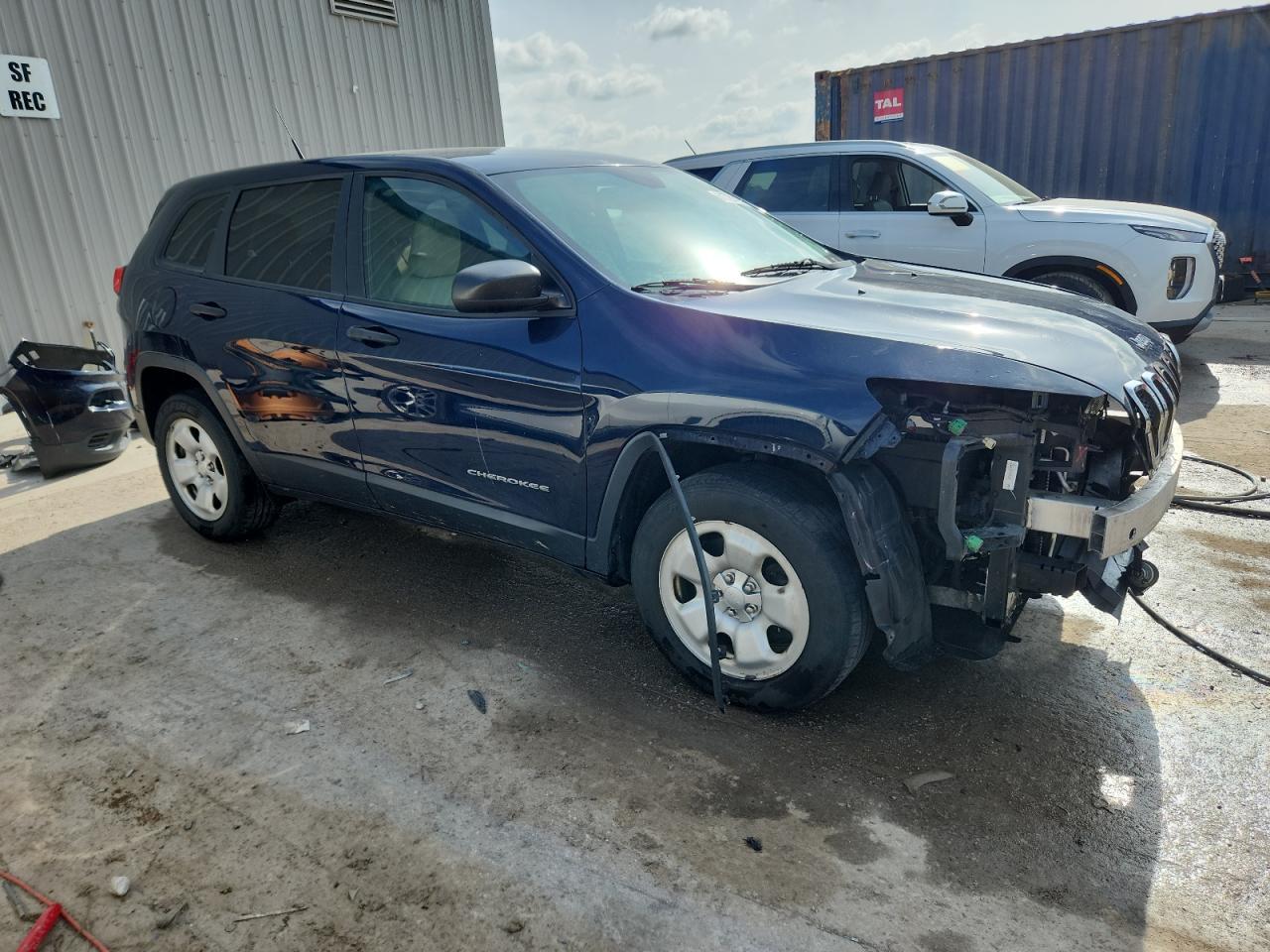 2016 Jeep Cherokee Sport - Фото 4