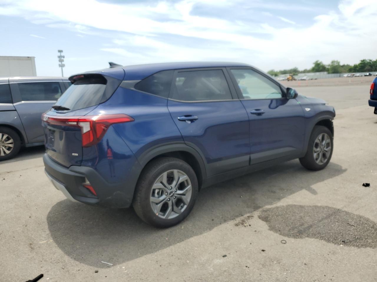 2025 Kia Seltos Lx - Image 3