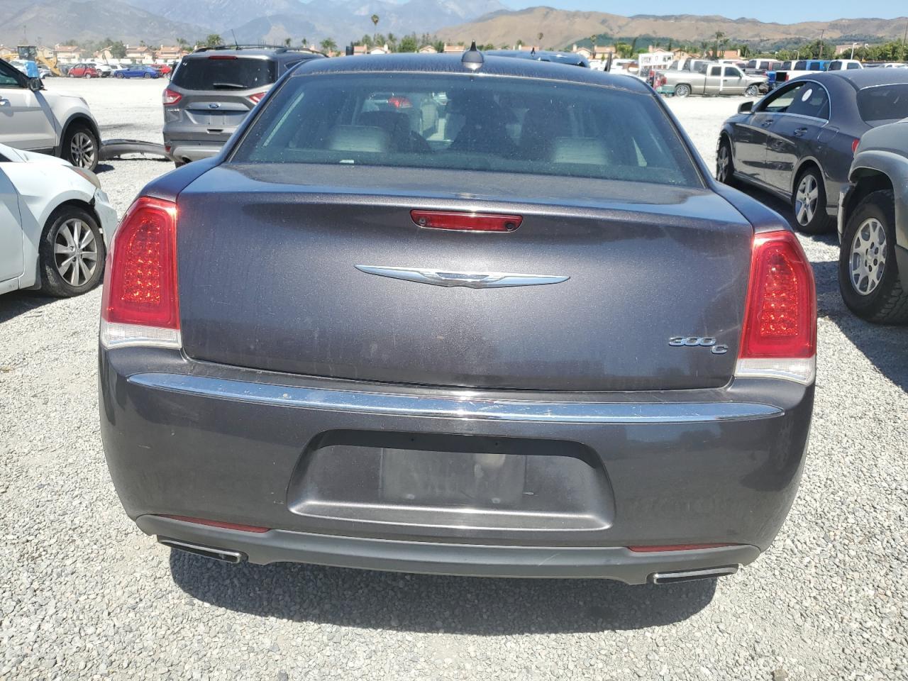 2016 Chrysler 300C - Фото 6