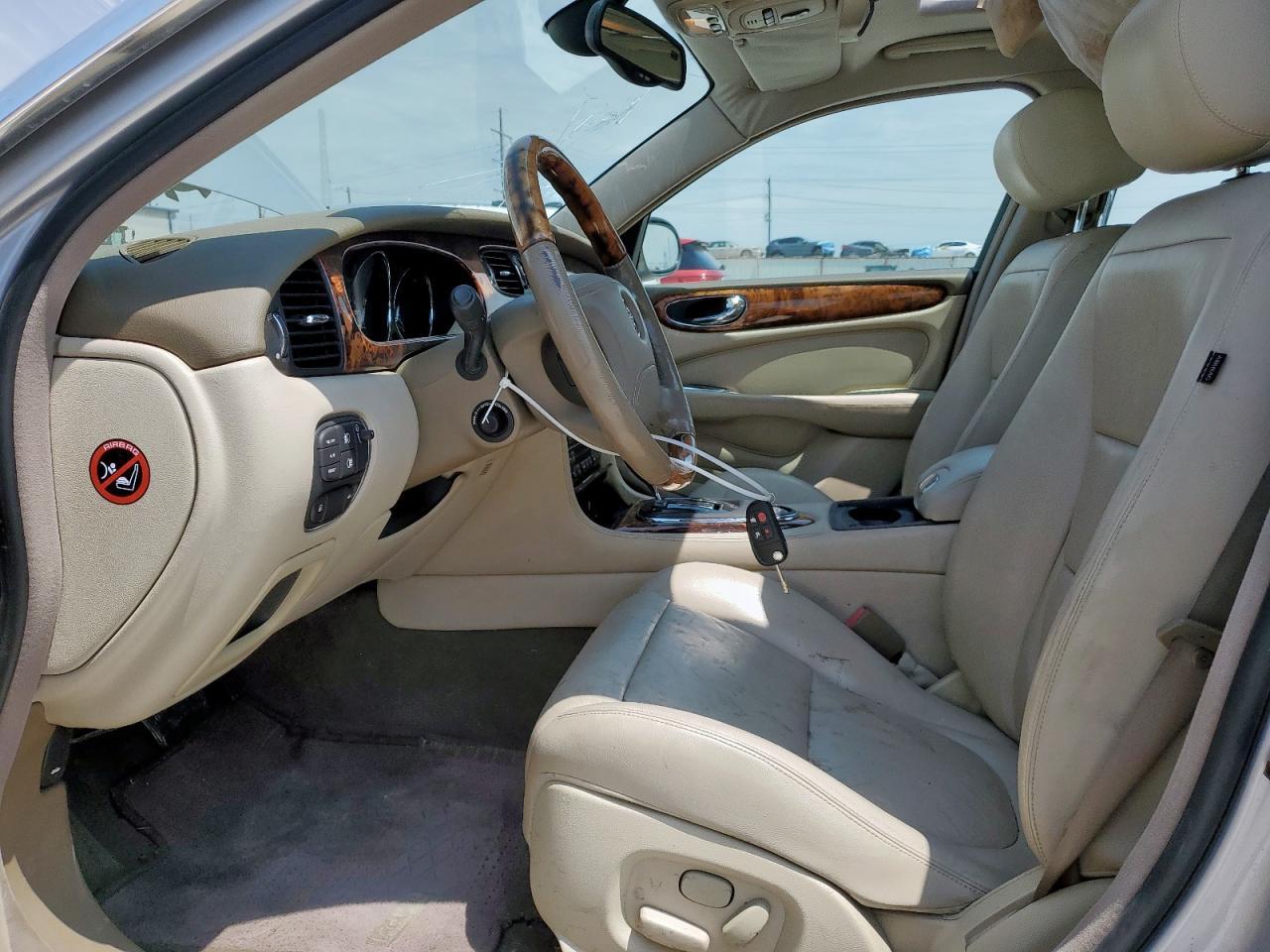 2004 Jaguar Xj8 - Image 7