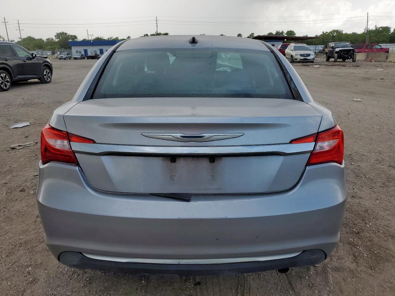 2014 Chrysler 200 Lx - Image 6