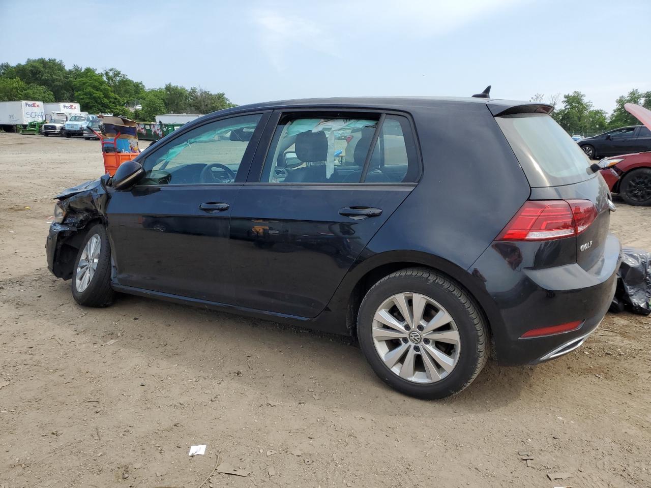 2021 Volkswagen Golf - Фото 2