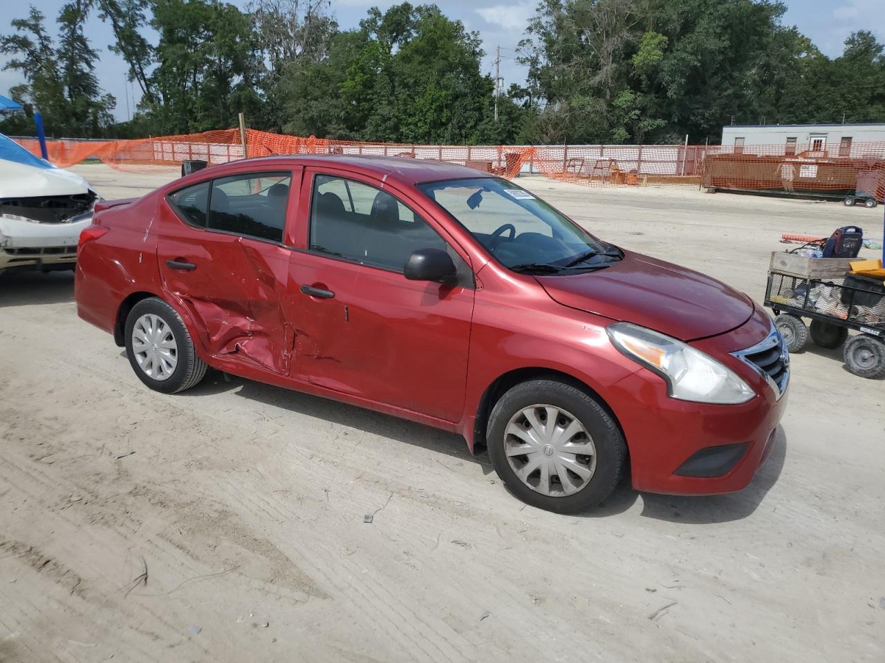 2015 Nissan Versa S - Фото 4