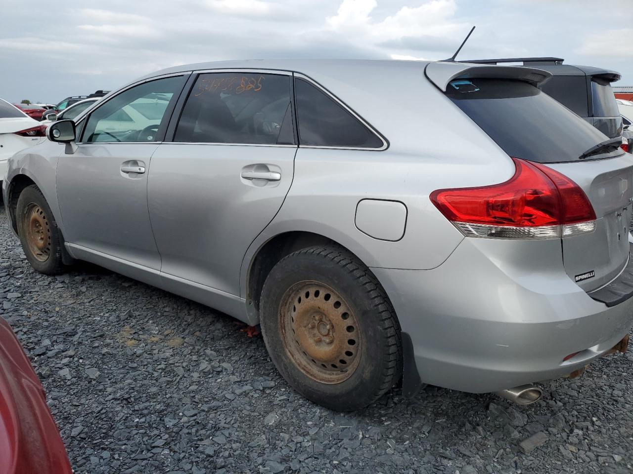 2011 Toyota Venza - Image 2