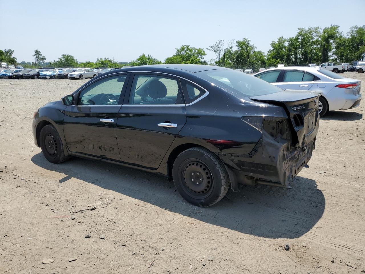 2015 Nissan Sentra S - Фото 2