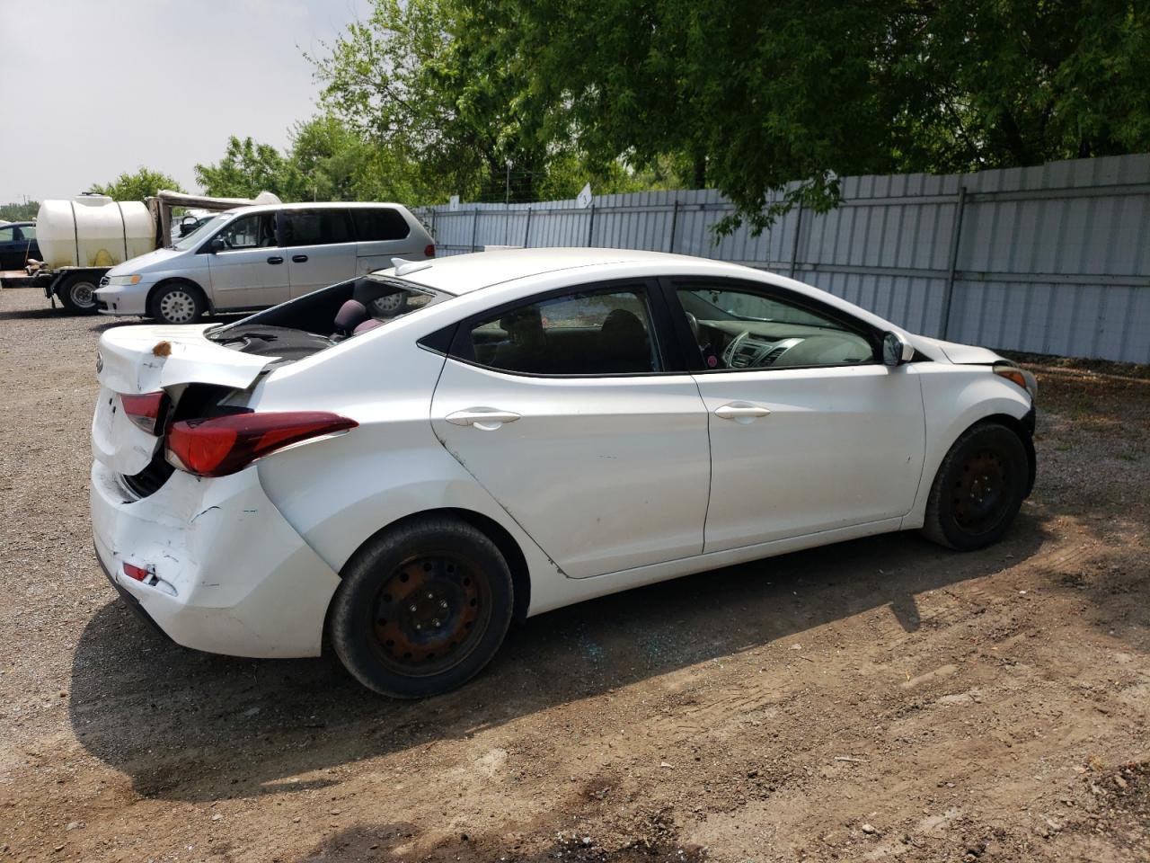 2016 Hyundai Elantra Se - Image 3