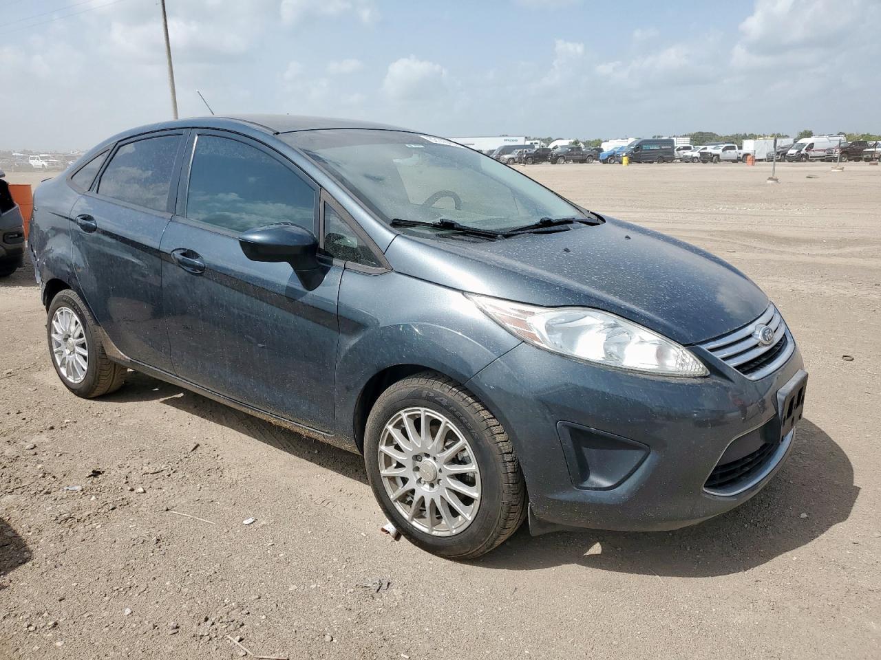 2011 Ford Fiesta Se - Image 4