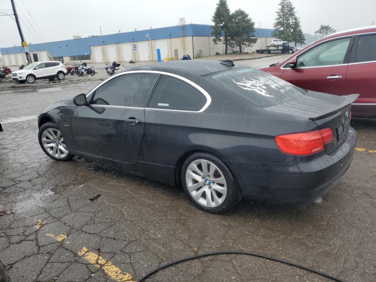2011 BMW 328 Xi - Image 2
