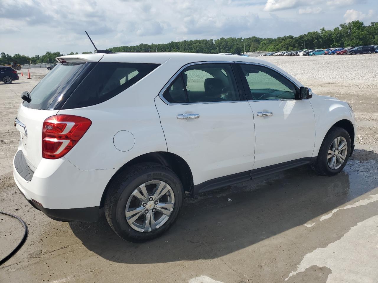 2017 Chevrolet Equinox Ls - Фото 3