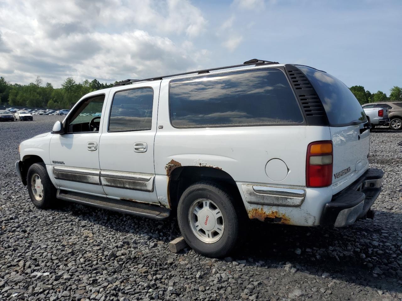 2002 GMC Yukon Xl K1500 - Фото 2