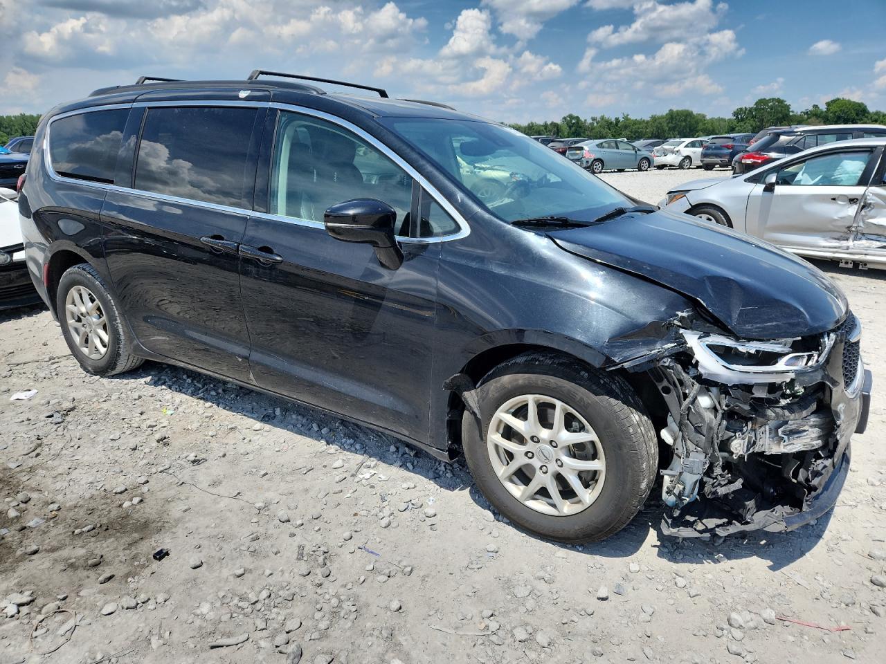 2022 Chrysler Pacifica Touring L - Image 4