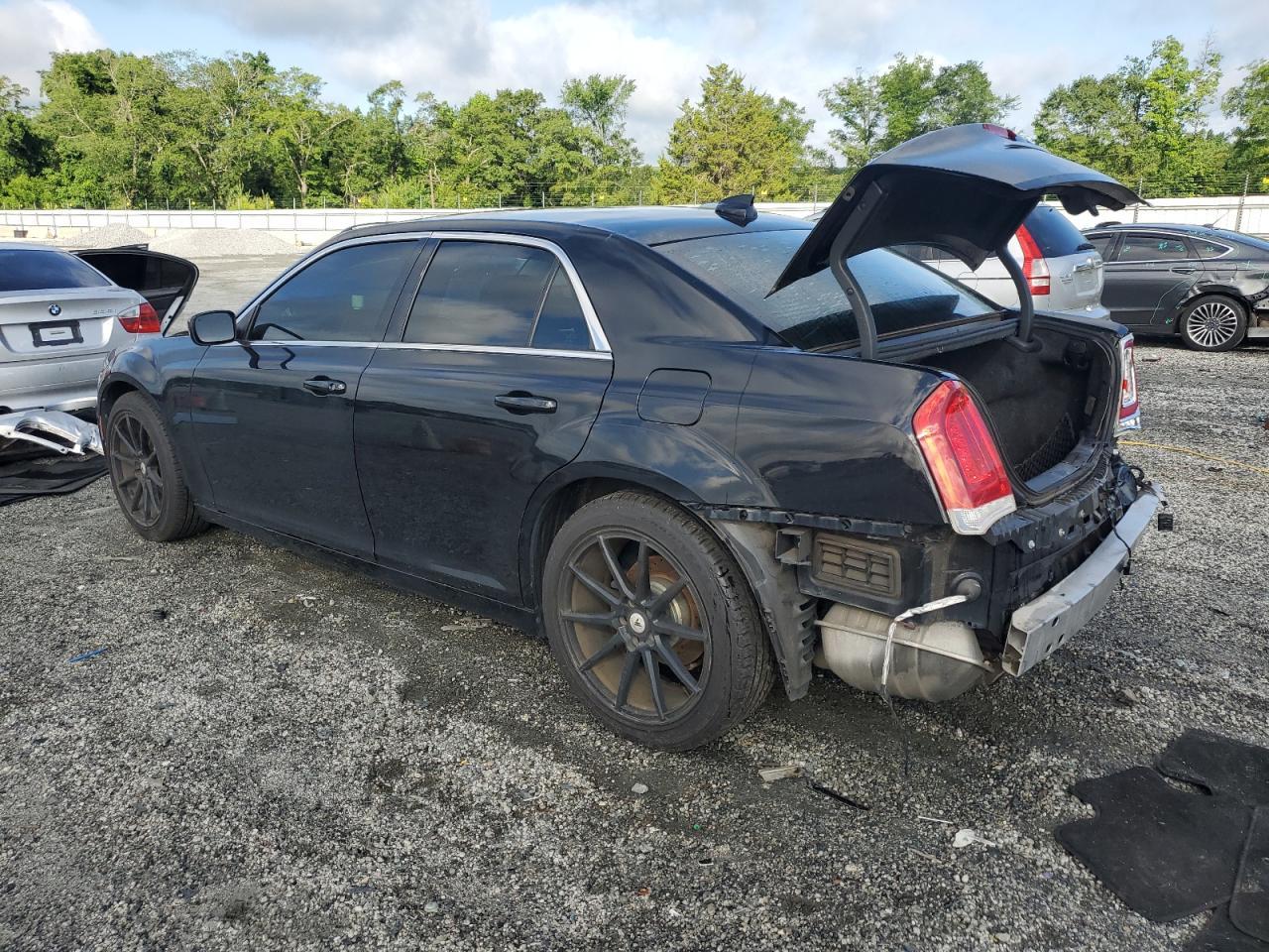 2015 Chrysler 300 Limited - Фото 2