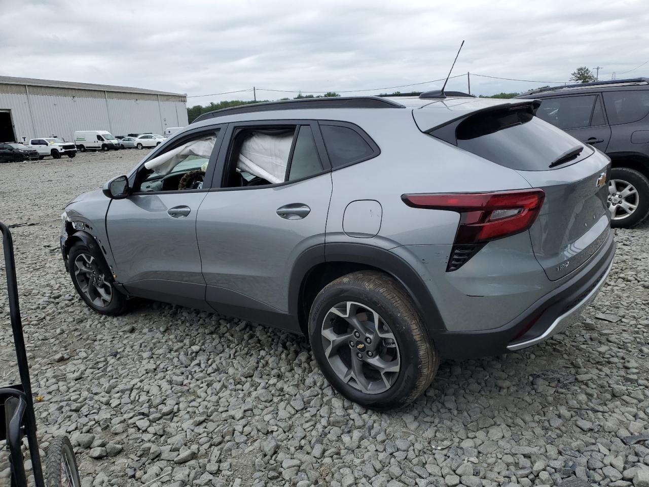 2025 Chevrolet Trax 1Lt - Image 2