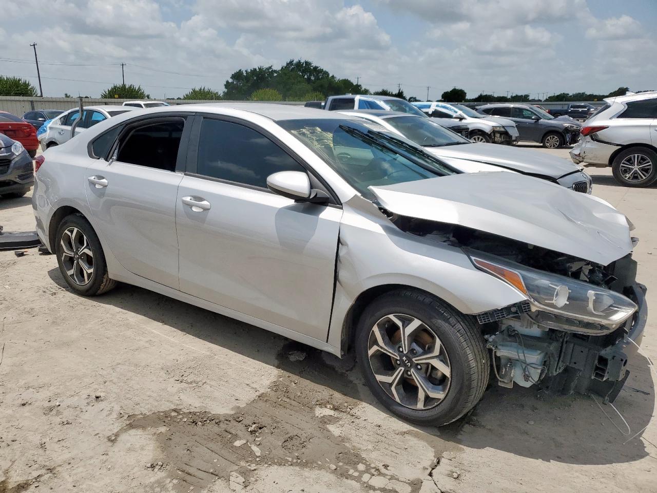 2021 Kia Forte Fe - Фото 4