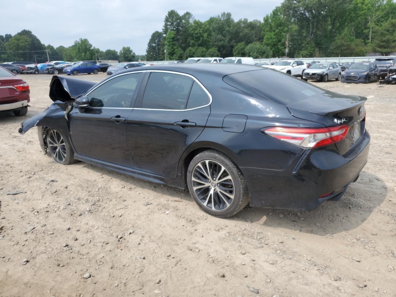 2018 Toyota Camry L - Фото 2
