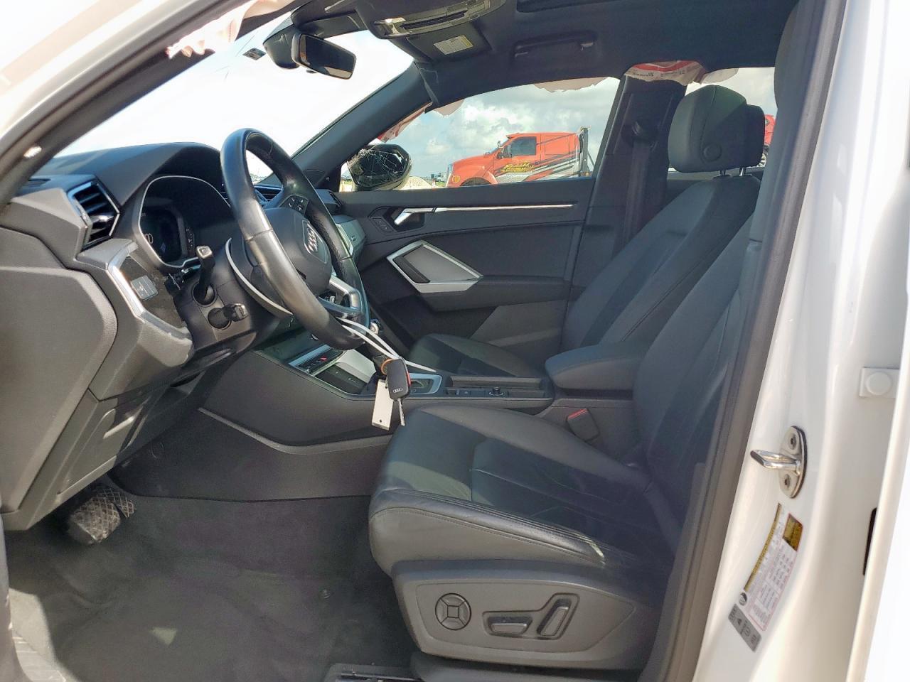 2021 Audi Q3 Premium 40 - Фото 7
