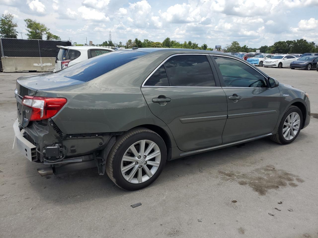 2014 Toyota Camry Hybrid - Image 3