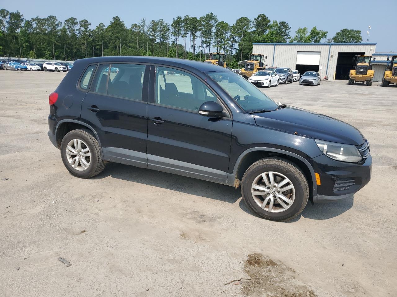 2013 Volkswagen Tiguan S - Image 4