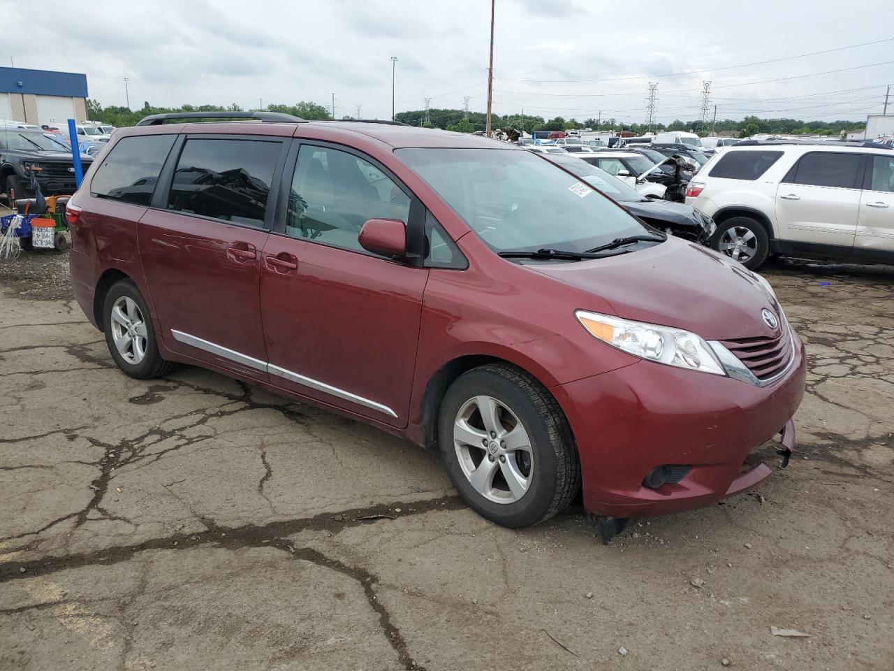 2017 Toyota Sienna Le - Фото 4