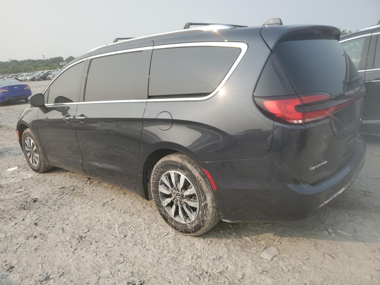 2021 Chrysler Pacifica Touring L - Фото 2