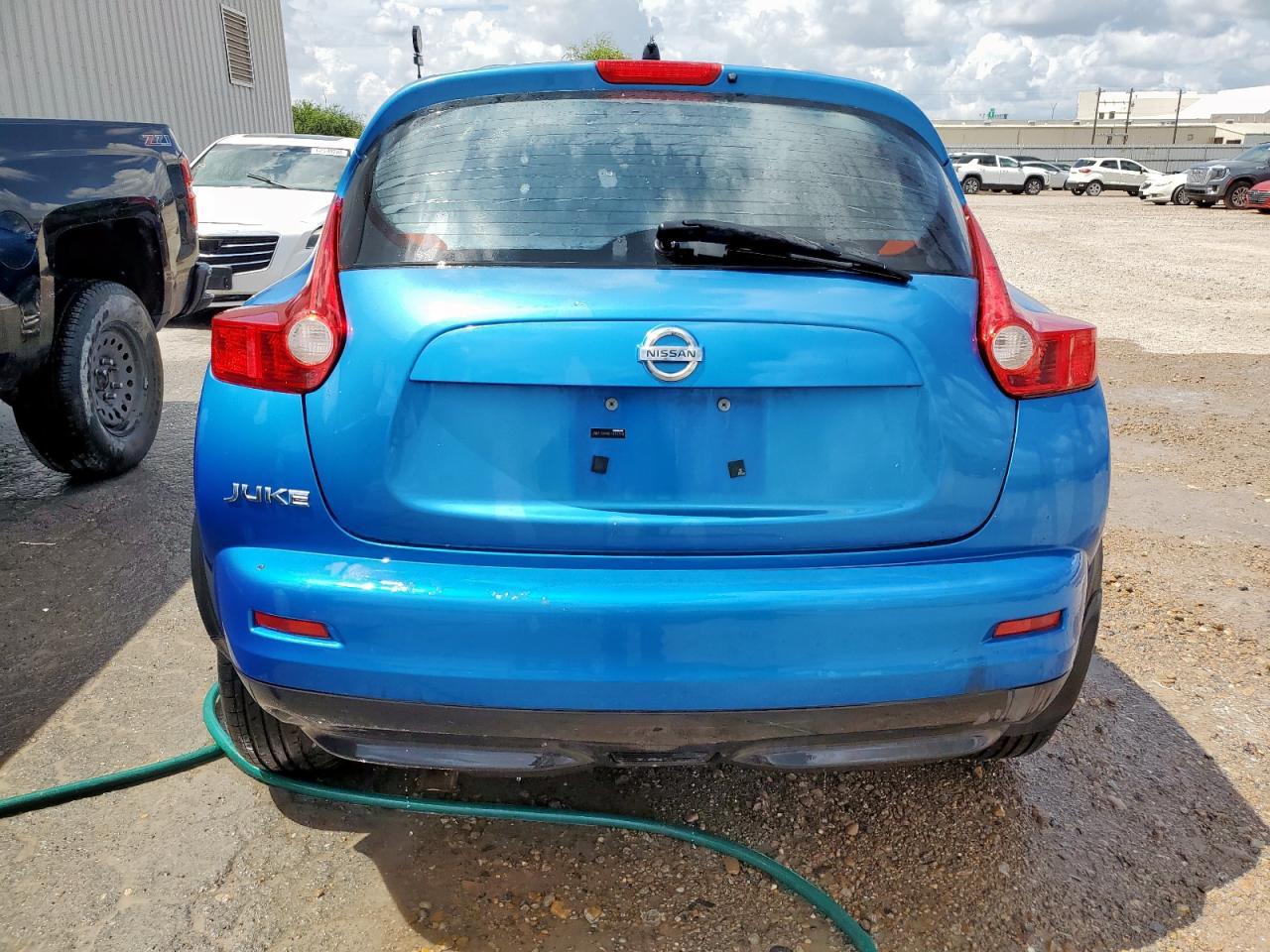 2011 Nissan Juke S - Фото 6